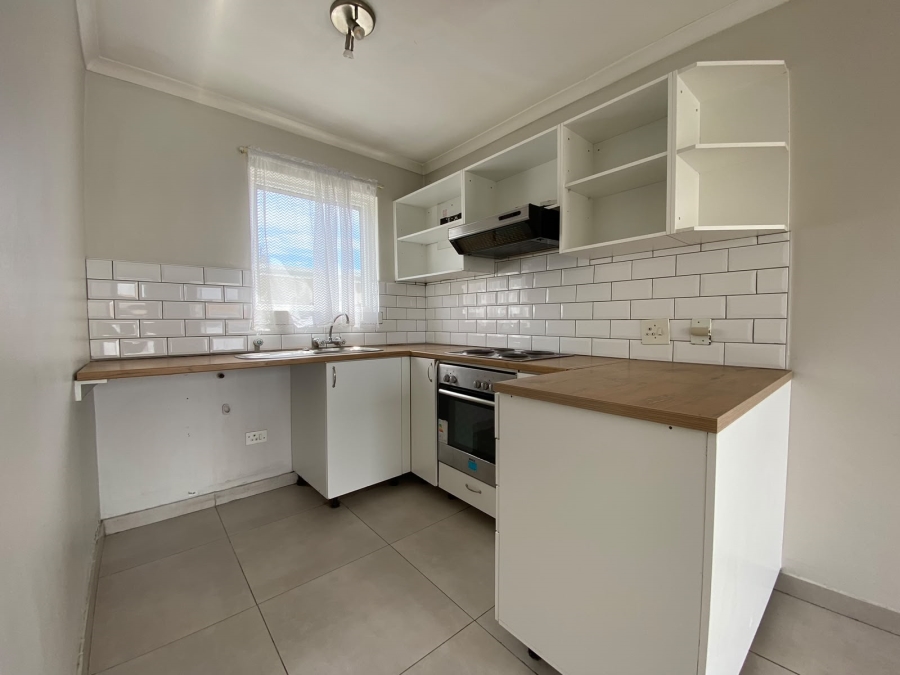 To Let 2 Bedroom Property for Rent in Vredekloof East Western Cape